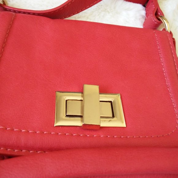 KGB Studio Red Bag with Adjustable Straps - Picture 11 of 14